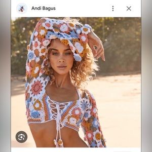Andie Bagus starry night crop top